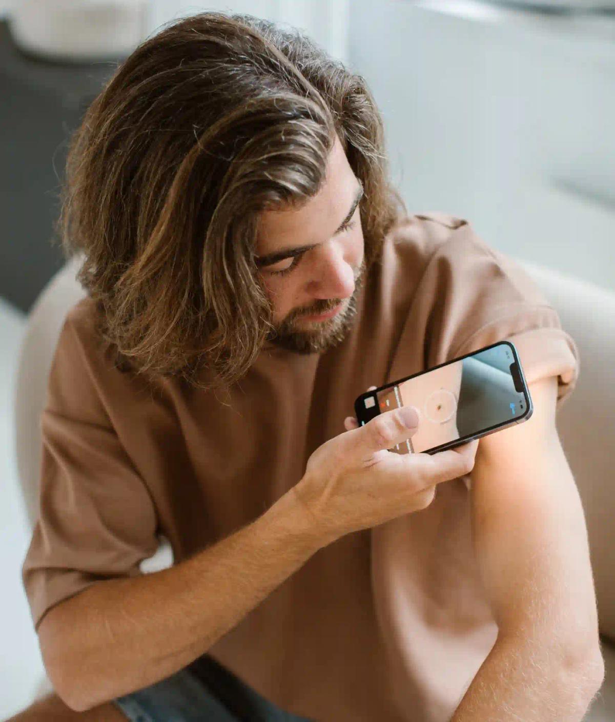 Learn what skin cancer is, its early signs, types like melanoma and BCC, and how to prevent it. Expert insights from SkinVision.